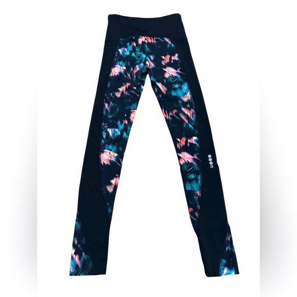 Bench, Abstract Sport Leggings, XS, Black, Pink & Blue πββοΈββ‘οΈ - Picture 8 of 9